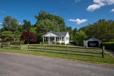 136 Mill Rd, State Road, NC 28676 photo 3
