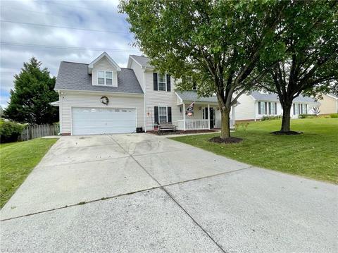 3871 Eagleston Ct, High Point, NC 27265 photo 2