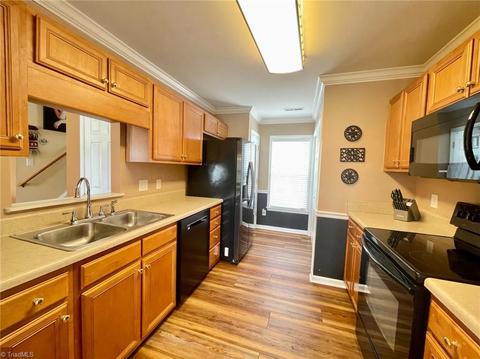 3871 Eagleston Ct, High Point, NC 27265 photo 8