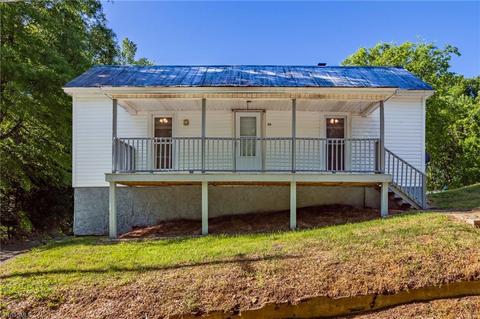 618 Oak St, Eden, NC 27288 photo 2