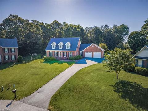 3517 Donegal Dr, Clemmons, NC 27012 photo 4