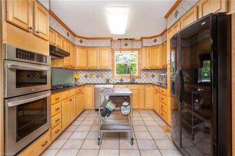 1007 Aberdeen Rd, High Point, NC 27265 photo 20