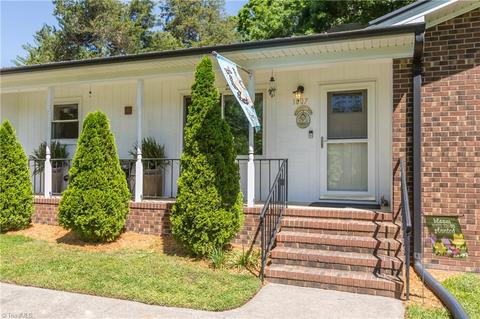 1007 Aberdeen Rd, High Point, NC 27265 photo 8
