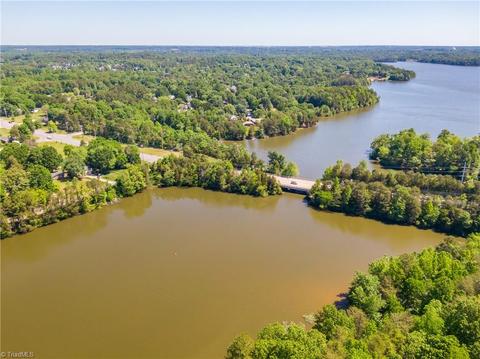 1007 Aberdeen Rd, High Point, NC 27265 photo 4