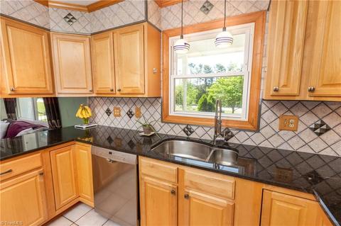 1007 Aberdeen Rd, High Point, NC 27265 photo 23