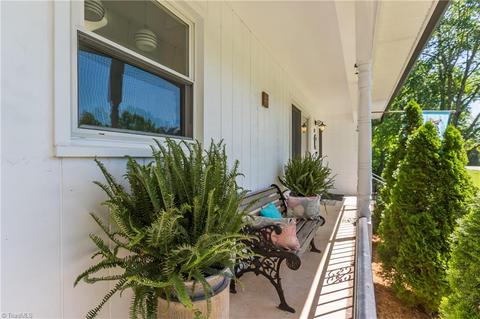 1007 Aberdeen Rd, High Point, NC 27265 photo 9