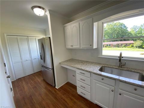 225 Westridge Dr, High Point, NC 27262 photo 11
