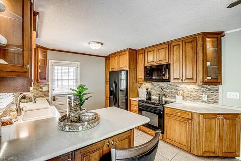 2309 Dover Pl, High Point, NC 27265 photo 12