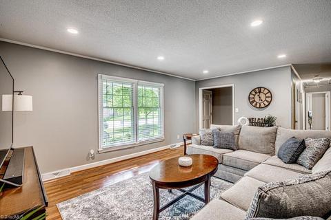 2309 Dover Pl, High Point, NC 27265 photo 6