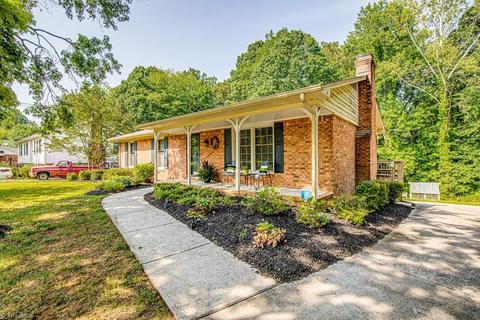 2309 Dover Pl, High Point, NC 27265 photo 4