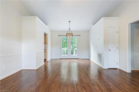 602 Three Oaks Dr, High Point, NC 27265 photo 4