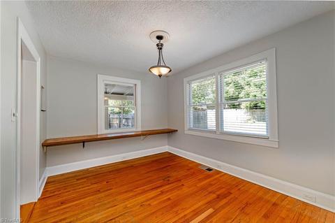 800 Chestnut Dr, High Point, NC 27262 photo 9