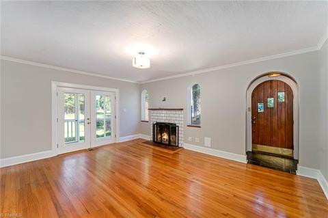 800 Chestnut Dr, High Point, NC 27262 photo 7