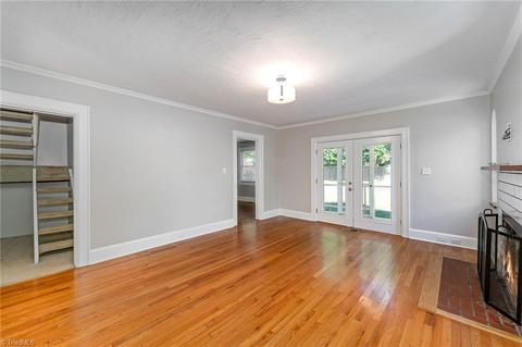 800 Chestnut Dr, High Point, NC 27262 photo 6