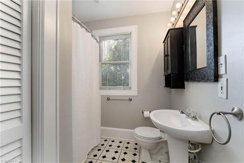 800 Chestnut Dr, High Point, NC 27262 photo 19