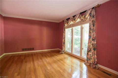 1226 Yorkshire Dr, High Point, NC 27262 photo 14