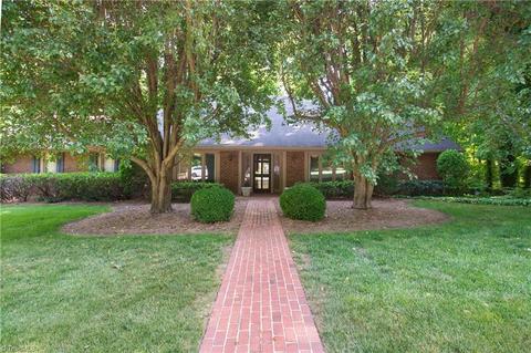 1226 Yorkshire Dr, High Point, NC 27262 photo 2