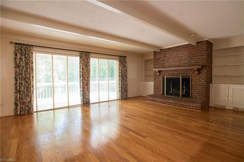 1226 Yorkshire Dr, High Point, NC 27262 photo 6