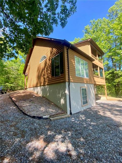 348 Dancy Mountain Pt, Mcgrady, NC 28649 photo 4