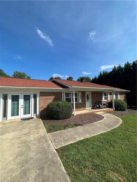 4473 Stone Ridge Dr, Trinity, NC 27370 photo 2