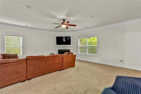 2672 Splitbrooke Dr, High Point, NC 27265 photo 8