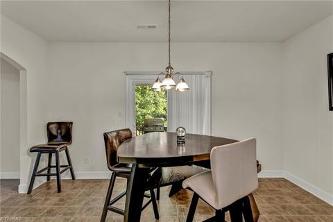 2672 Splitbrooke Dr, High Point, NC 27265 photo 11