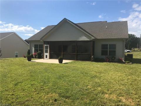 109 Pilot Bluff Dr, King, NC 27021 photo 7