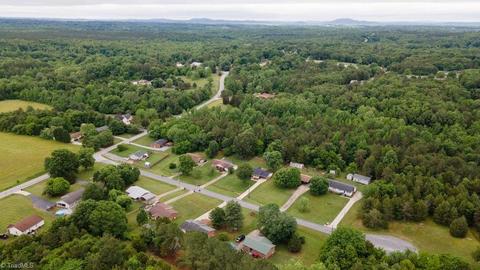 5571 Leesville St, Trinity, NC 27370 photo 8