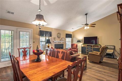 3925 Cobblestone Bend Dr, High Point, NC 27265 photo 9