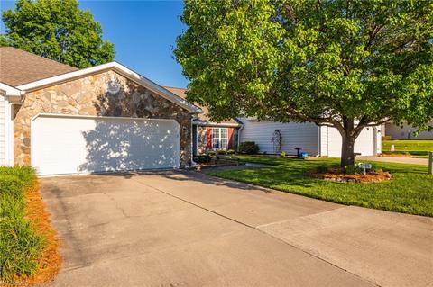 3925 Cobblestone Bend Dr, High Point, NC 27265 photo 3