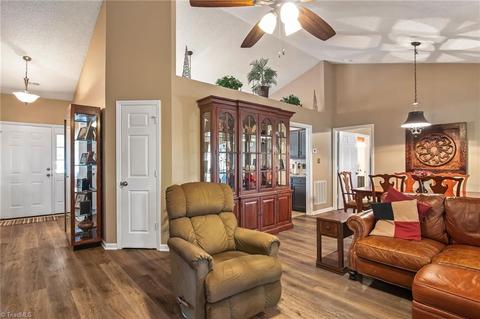 3925 Cobblestone Bend Dr, High Point, NC 27265 photo 7