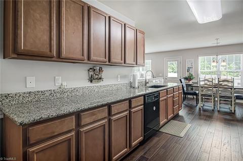 117 Pilot Bluff Dr, King, NC 27021 photo 12