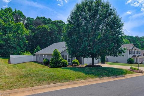 117 Pilot Bluff Dr, King, NC 27021 photo 3