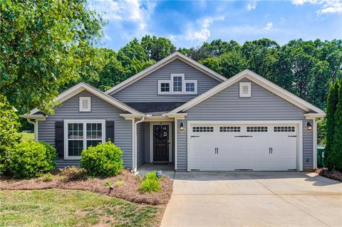 117 Pilot Bluff Dr, King, NC 27021 photo 1