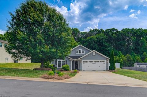 117 Pilot Bluff Dr, King, NC 27021 photo 2