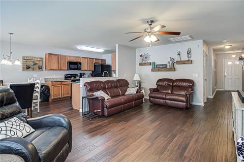 117 Pilot Bluff Dr, King, NC 27021 photo 5