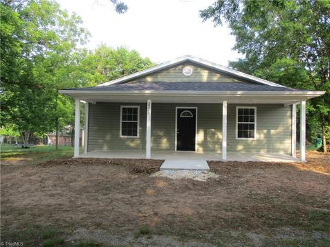 2211 Chambers St, High Point, NC 27263 photo 2