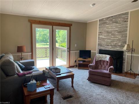 1336 Lackey Mountain Rd, Hiddenite, NC 28636 photo 3