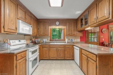 2012 La Dora Ct, High Point, NC 27265 photo 7