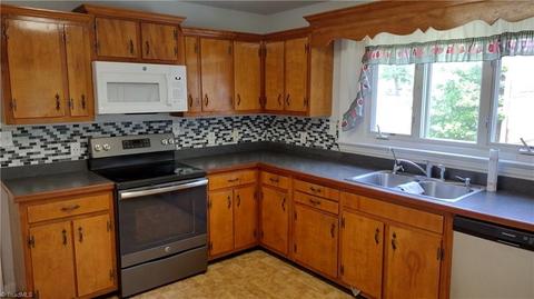 1620 Larkin St, High Point, NC 27262 photo 6