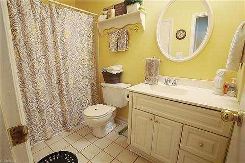 3207 Pipers Way, High Point, NC 27265 photo 8