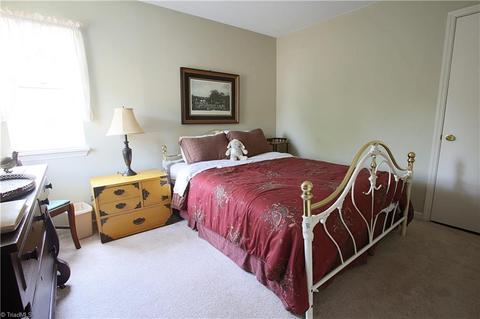 3207 Pipers Way, High Point, NC 27265 photo 10