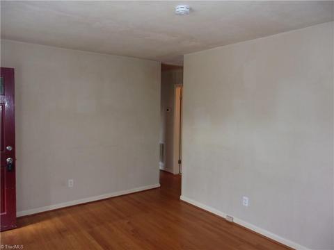 300 Hampton Dr, High Point, NC 27265 photo 5