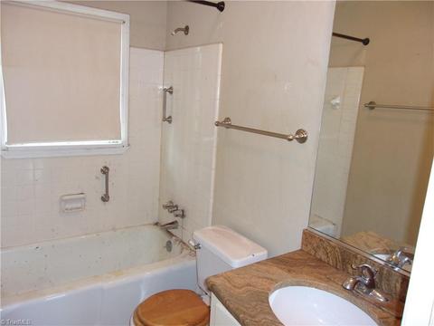 300 Hampton Dr, High Point, NC 27265 photo 8