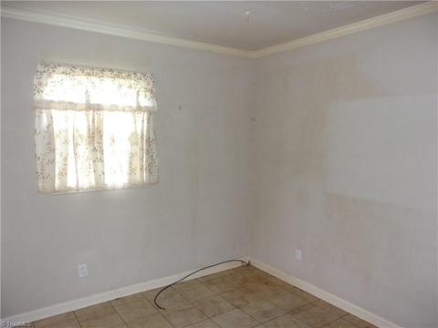 300 Hampton Dr, High Point, NC 27265 photo 20