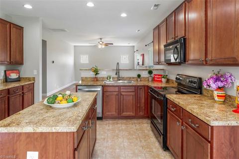 137 Rosewalk Ln, Advance, NC 27006 photo 8