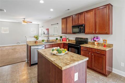 137 Rosewalk Ln, Advance, NC 27006 photo 6