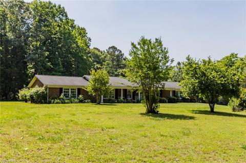 4020 Shannon Dr, Trinity, NC 27370 photo 3