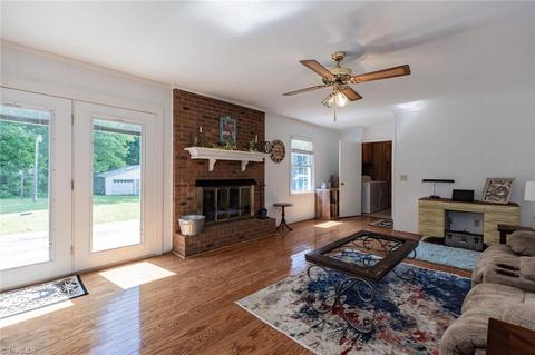 4020 Shannon Dr, Trinity, NC 27370 photo 9
