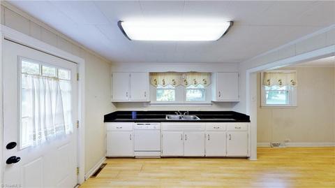 914 E Dayton Ave, High Point, NC 27262 photo 31